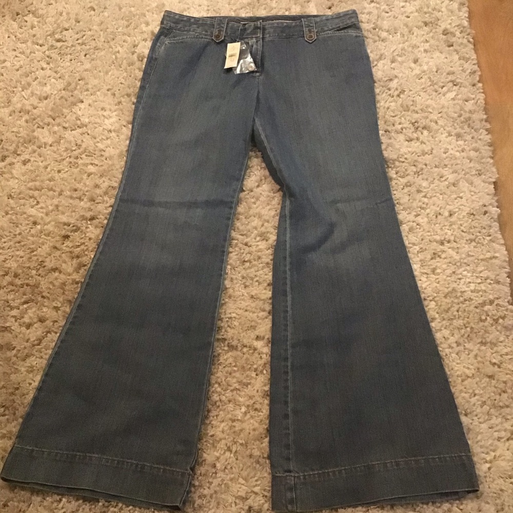 Wide-Legged Jeans